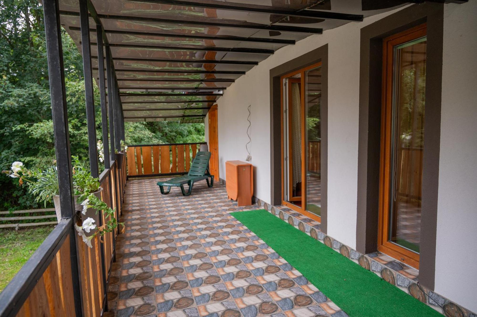 кичера Lodge